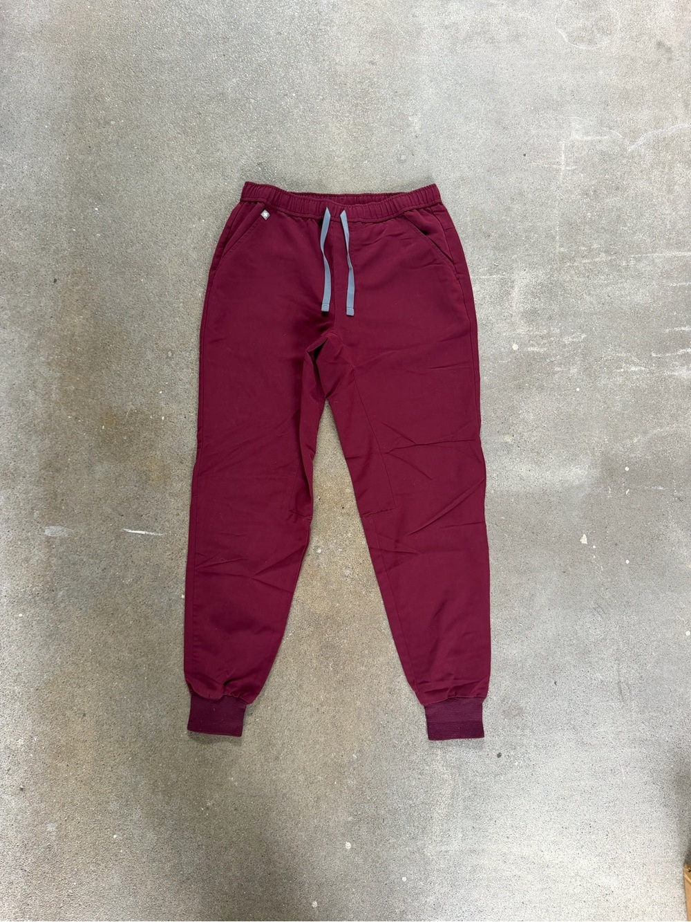 Figs Menโs Tansen Jogger Scrub Pants in Burgundy Size Medium Nursing Medical - Picture 5 of 9